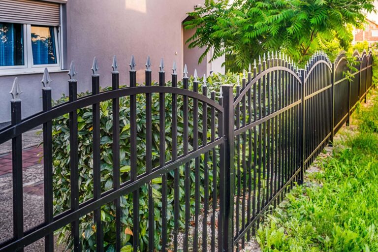Residential Iron Fencing Image
